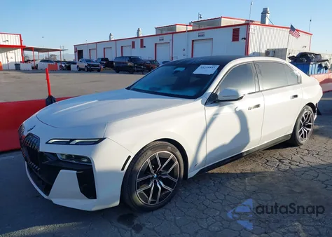 2023 BMW 740 I z USA, uszkodzony, nr VIN WBA23EH06PCM26895